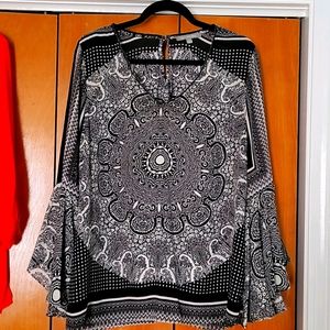 Bell sleeve blouse